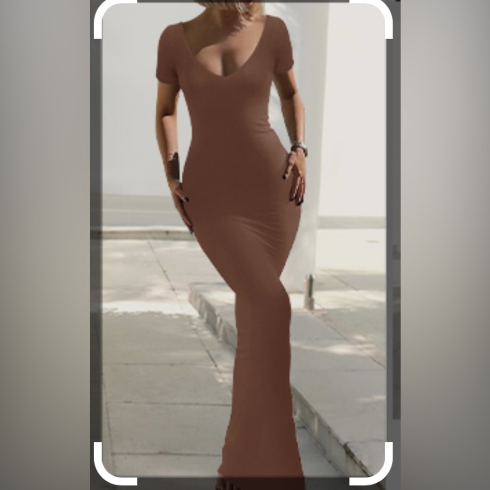 Reoria brown Maxi Dress size Large, NEW WITH TAGS